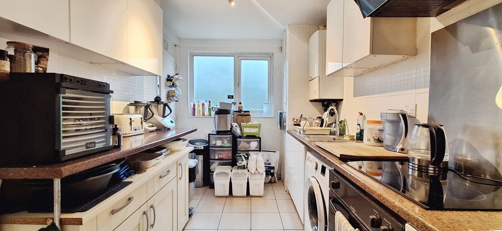 Flat Byron Way in Greater London