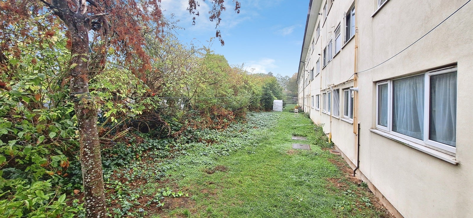 Flat Byron Way in Greater London