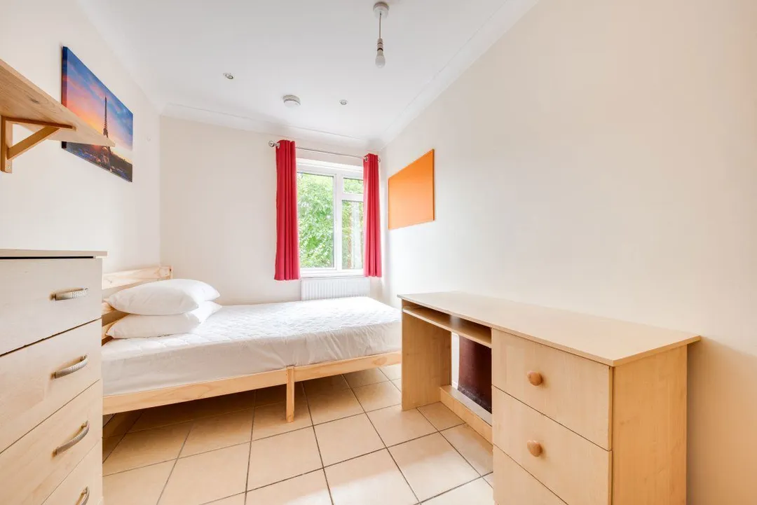 Room Warwick Road in Canterbury
