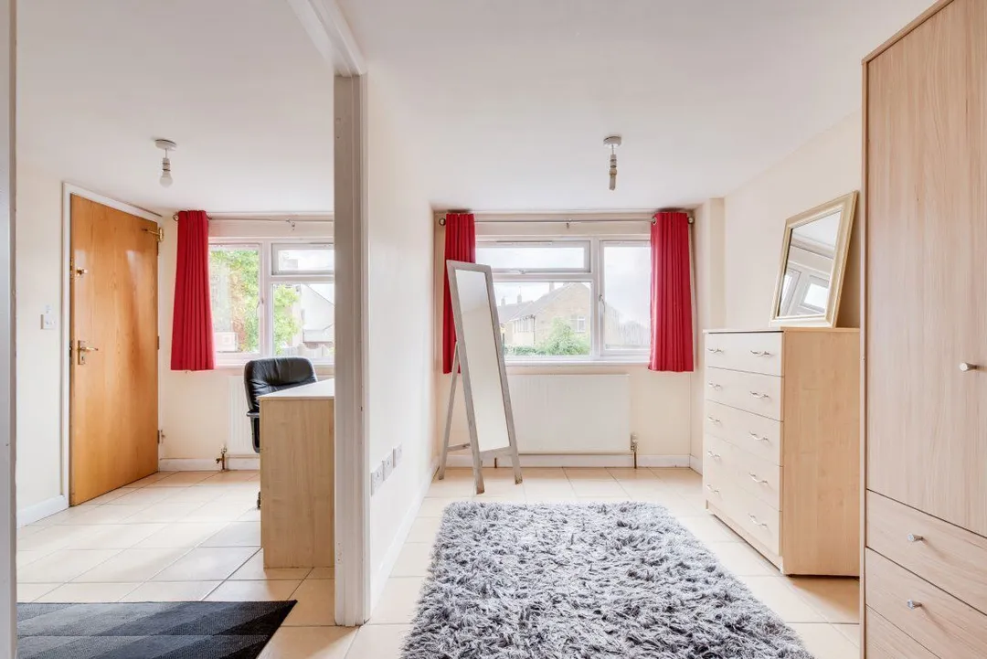 Room Warwick Road in Canterbury