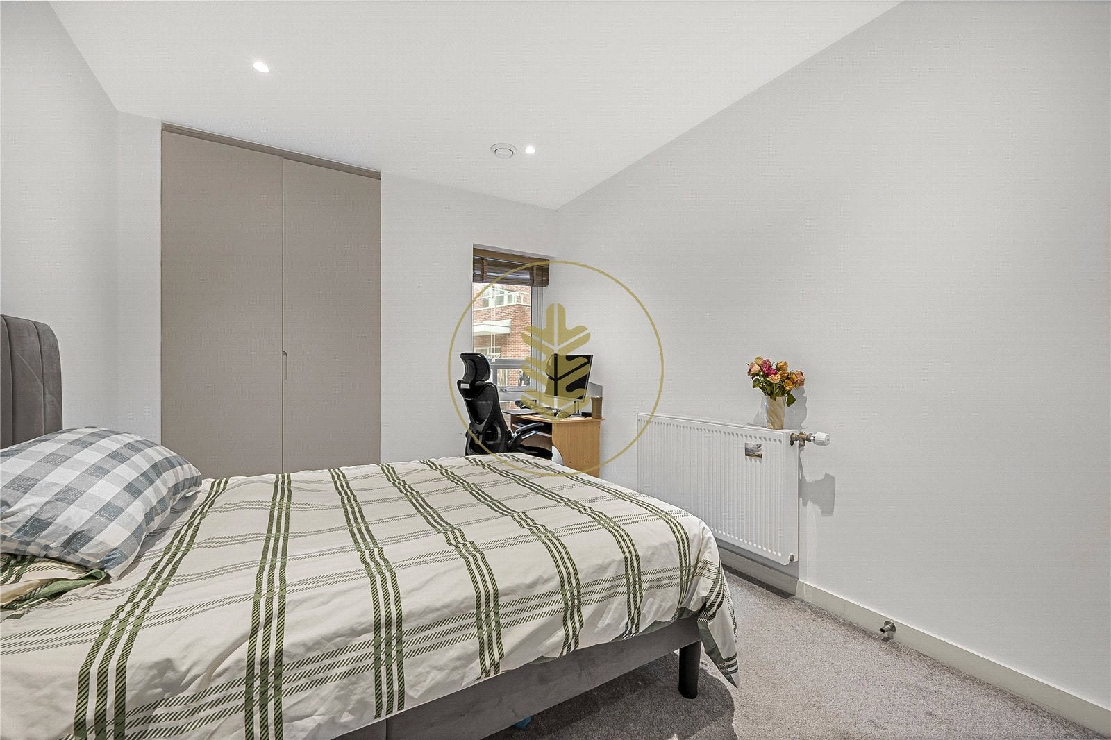 Flat Wilkinson Close in Greater London