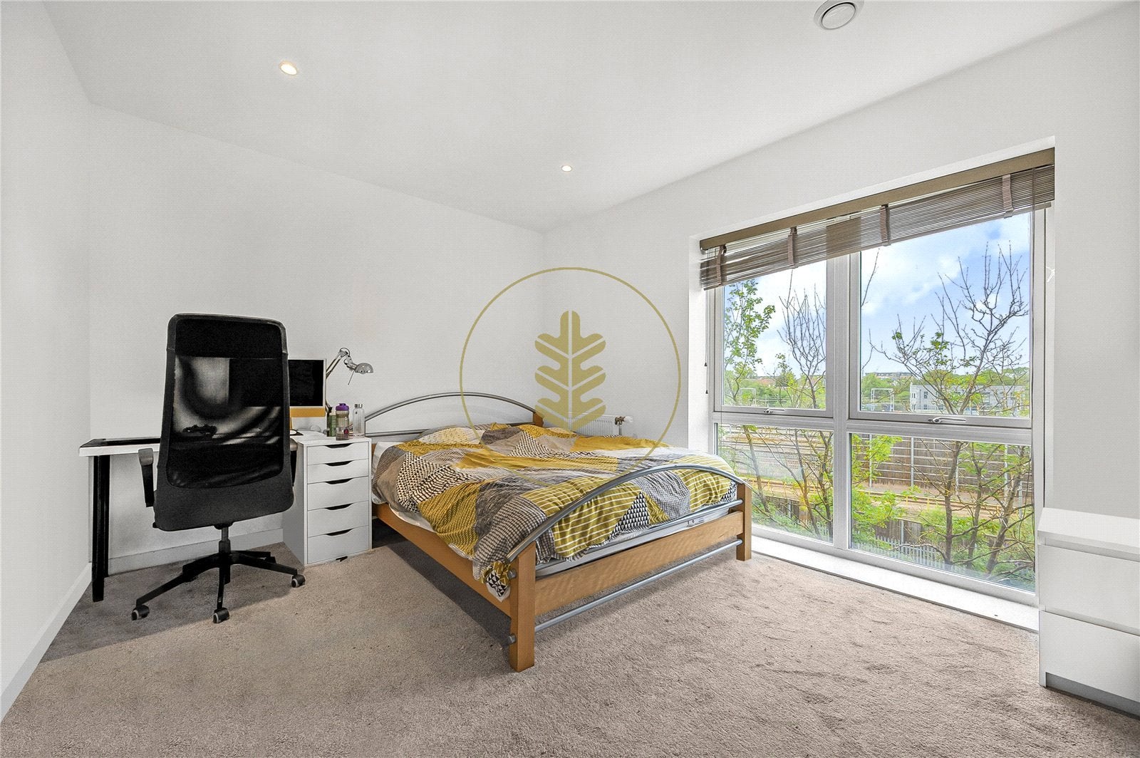 Flat Wilkinson Close in Greater London