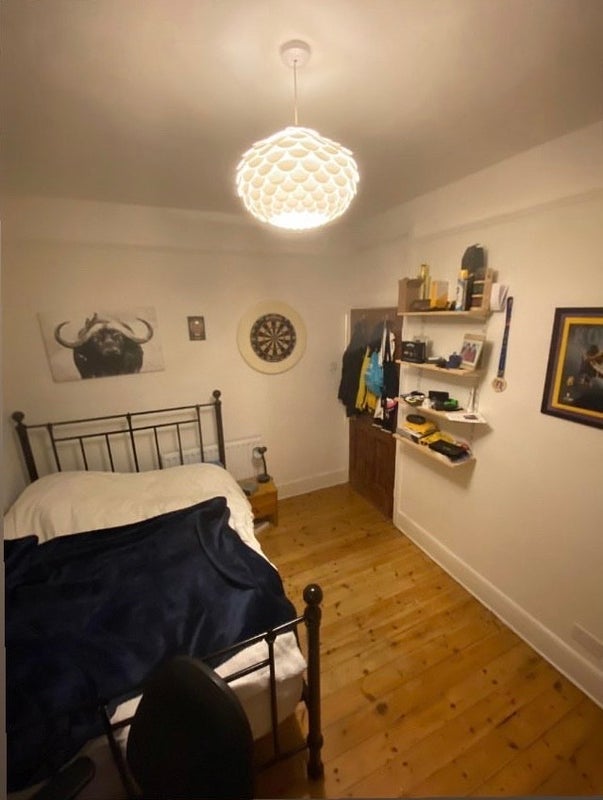 Room Doverfield Road in Greater London