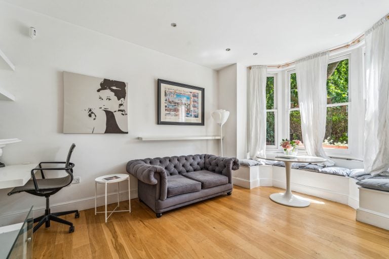 Flat Prince of Wales Drive in Greater London