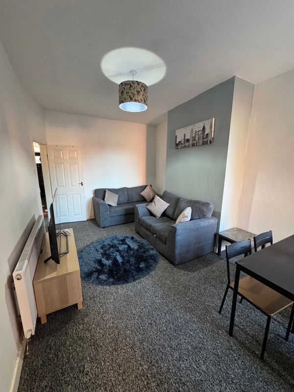 Room Claremont Road in Manchester