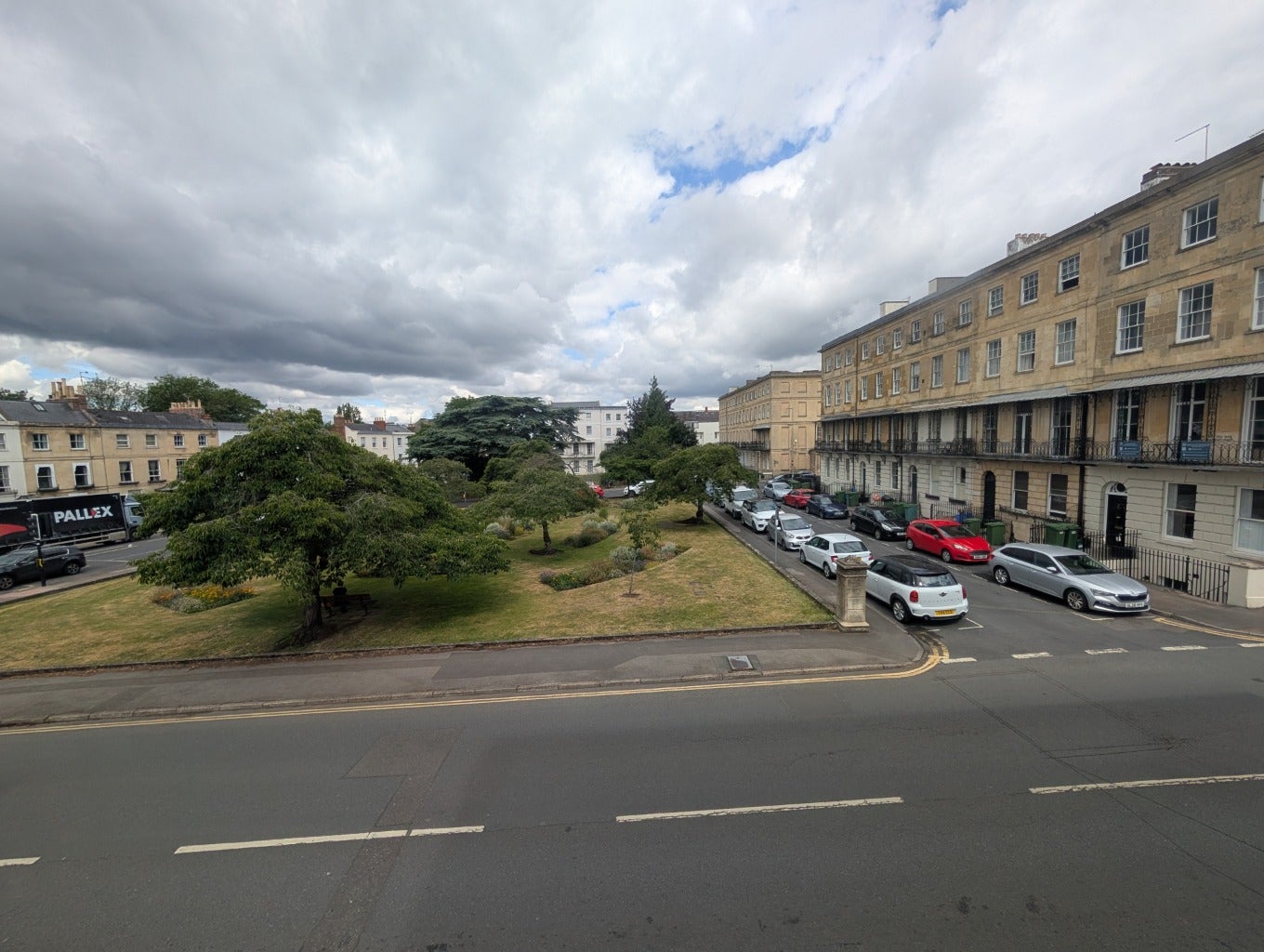 Flat Highbury Lane in Cheltenham