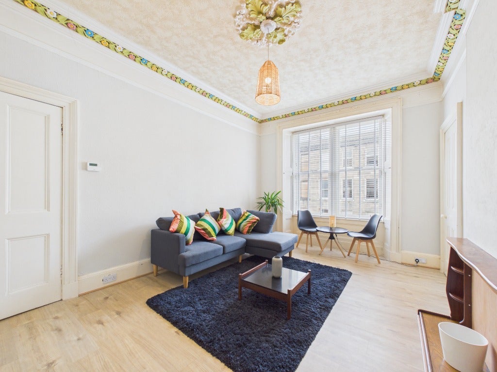 Flat Montague Street in City of Edinburgh