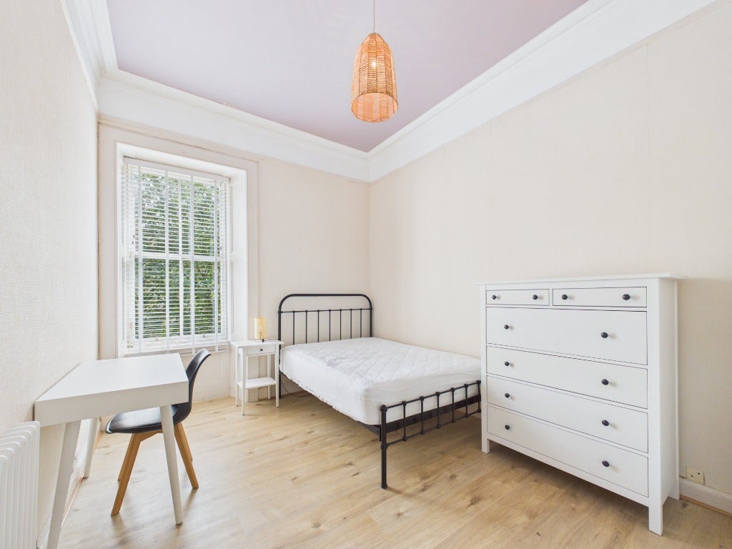 Flat Montague Street in City of Edinburgh