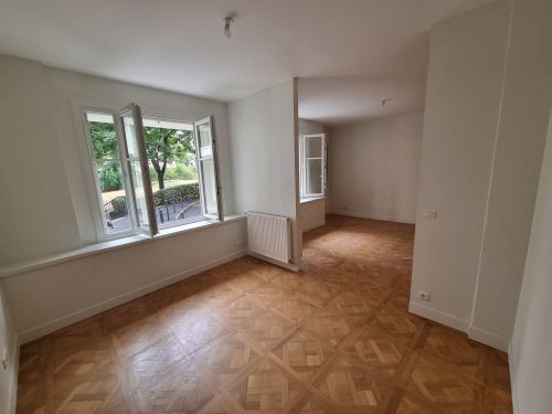 Flat Rue Séverine in Issy-les-Moulineaux