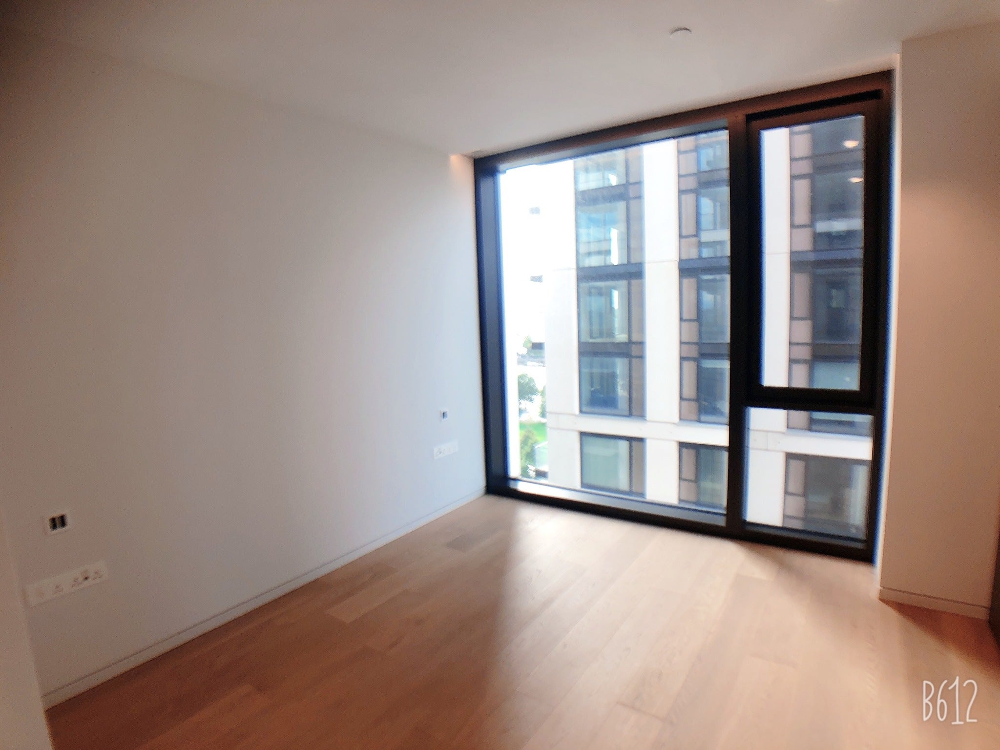 Flat Sutton Walk in Greater London
