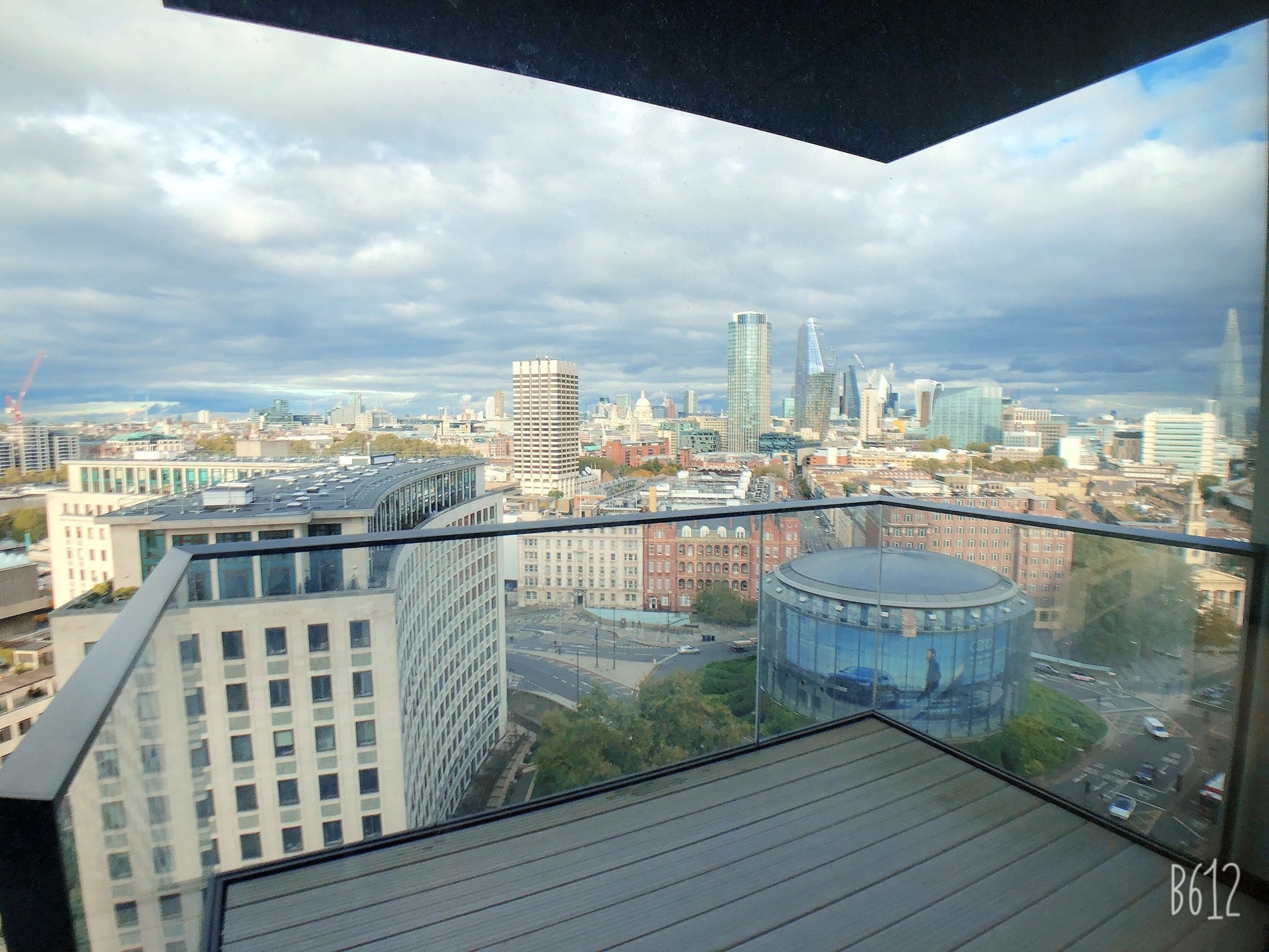Flat Sutton Walk in Greater London