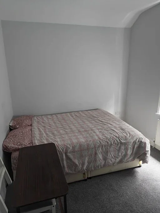 Room Alton Road in Greater London