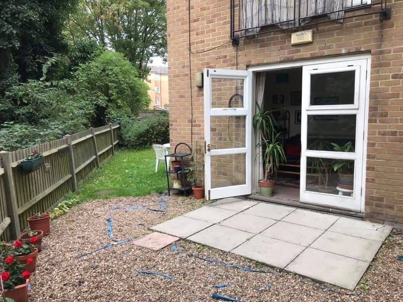 Room Buxhall Crescent in Greater London