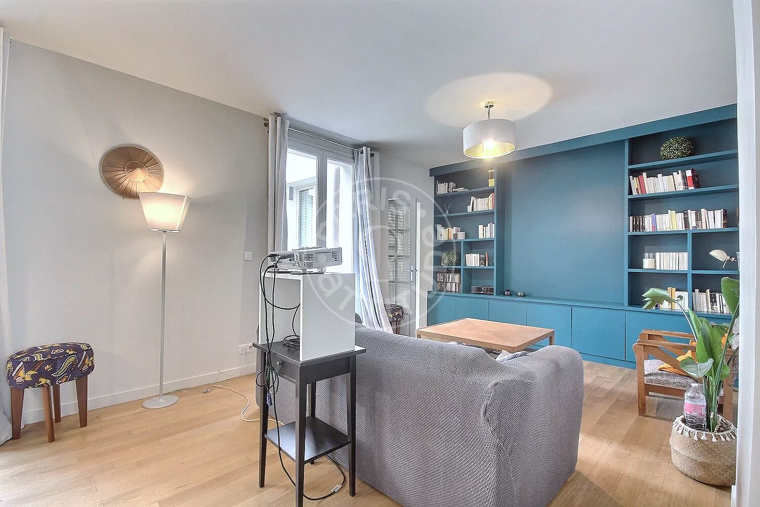 Flat Rue Philippe de Girard in Paris