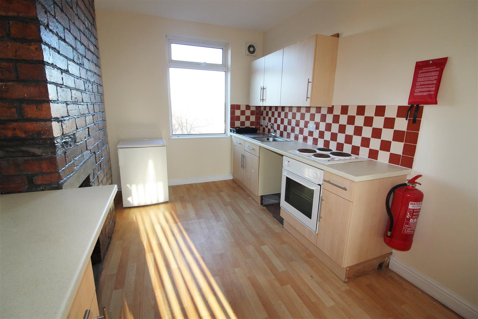 Flat Commercial Road in Kirklees