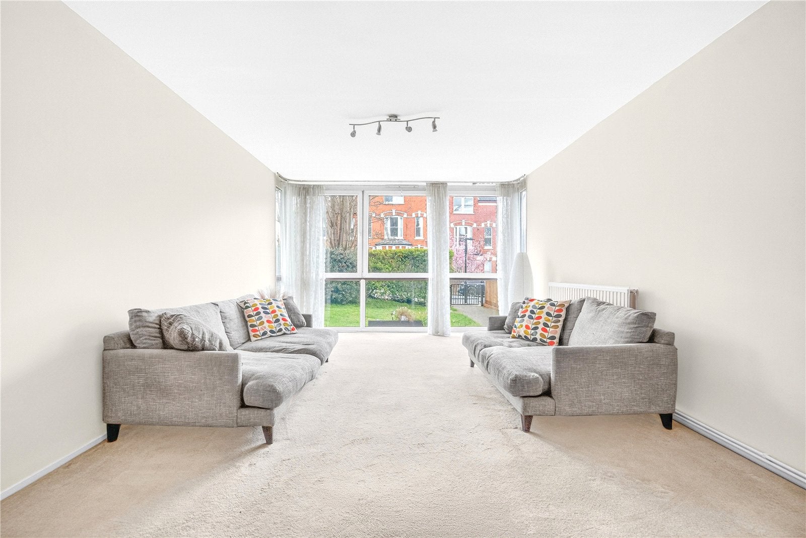 Flat Coolhurst Road in Greater London