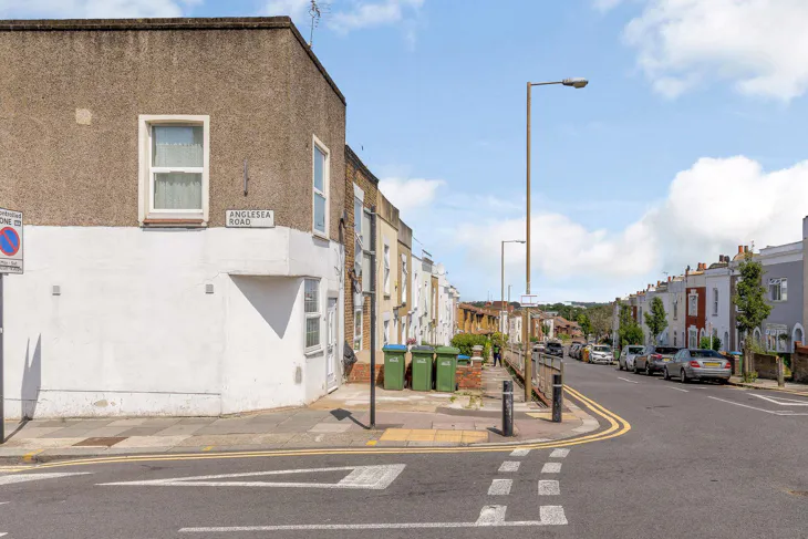 Flat Crescent Road in London