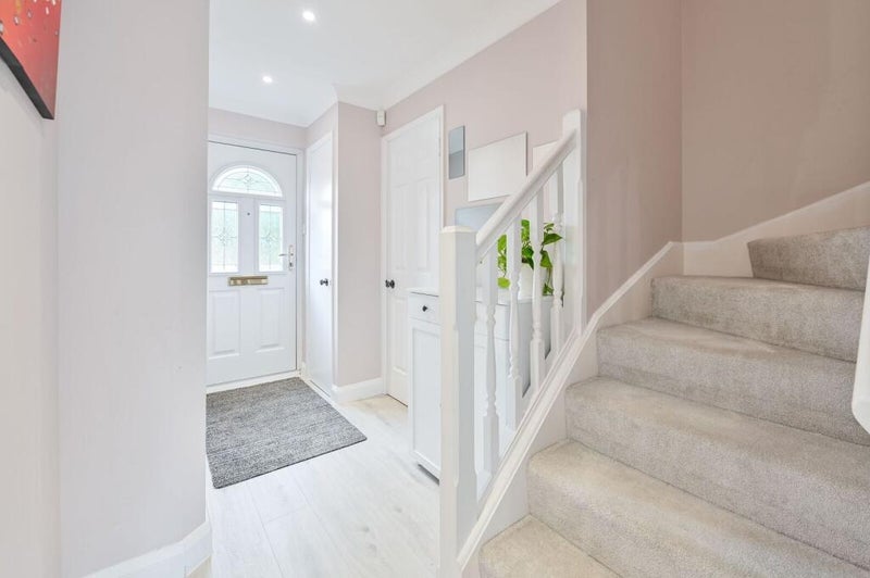 Flat Bywater Place in Greater London