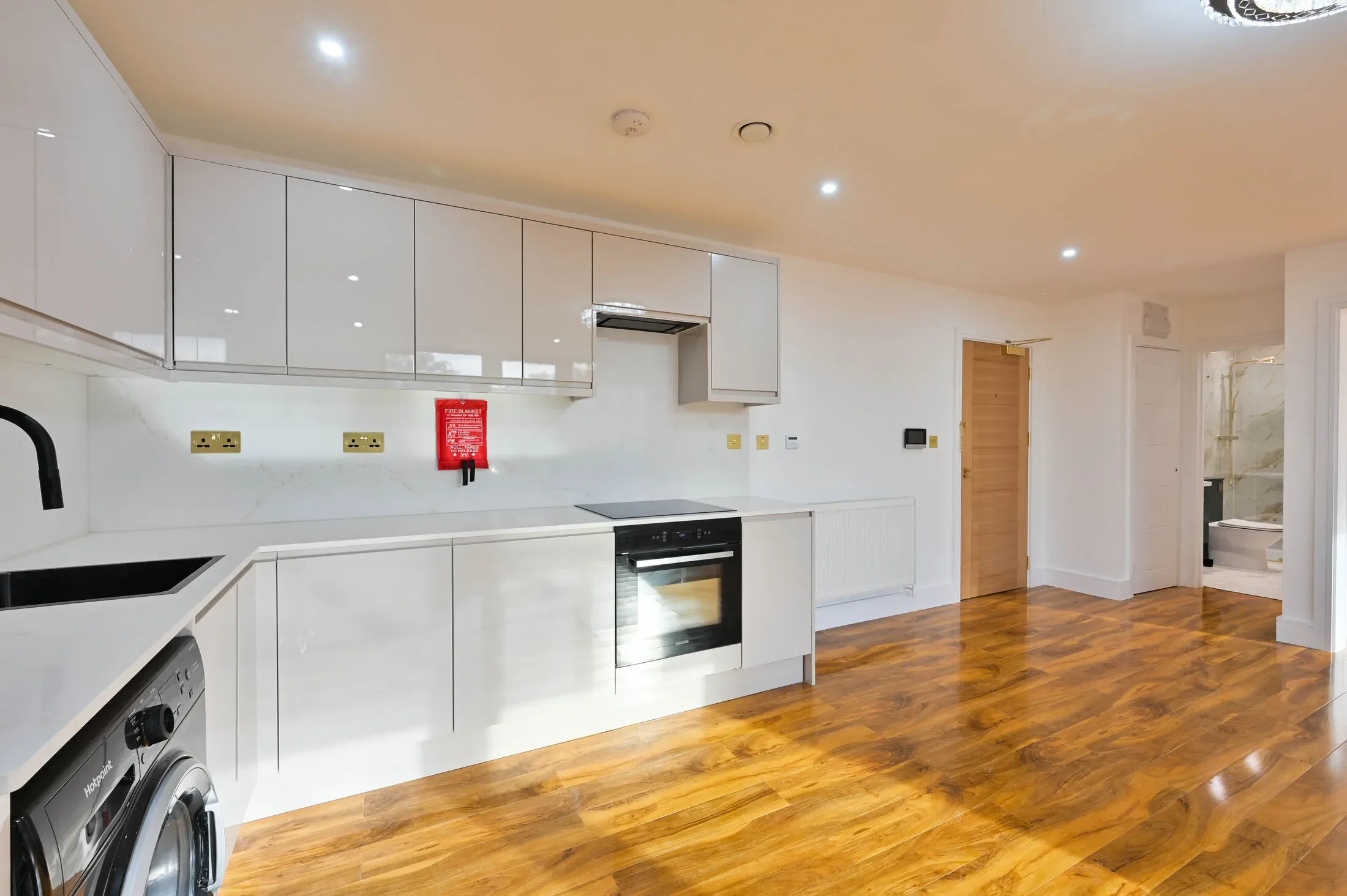 Flat Cobham Road in Greater London