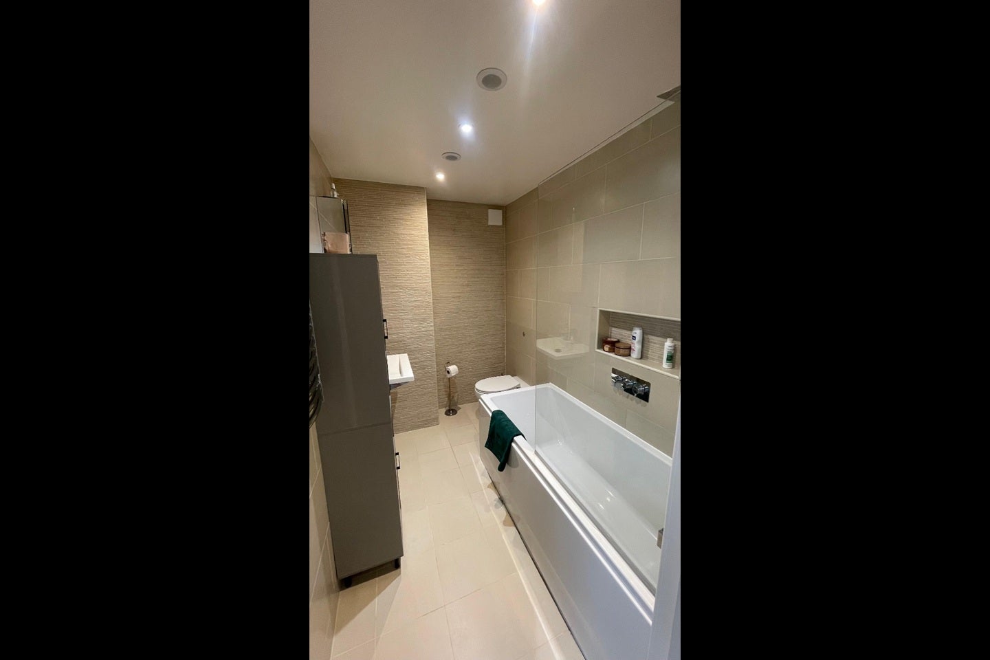Room Underhill Road in Greater London