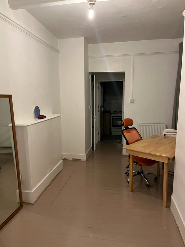Flat Ebury Bridge Road in City of Westminster