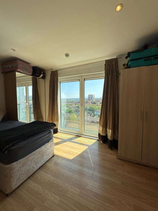 Room Erebus Drive in Greater London