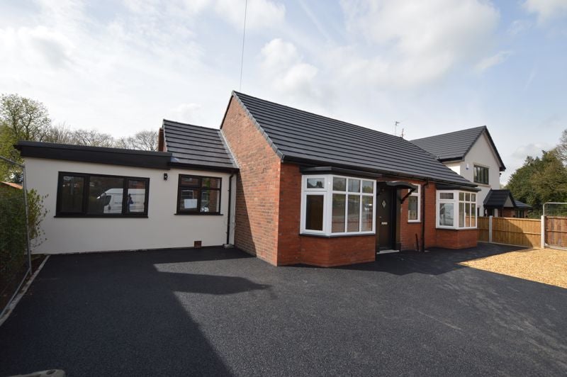 House Booths Brow Road in Ashton-in-Makerfield