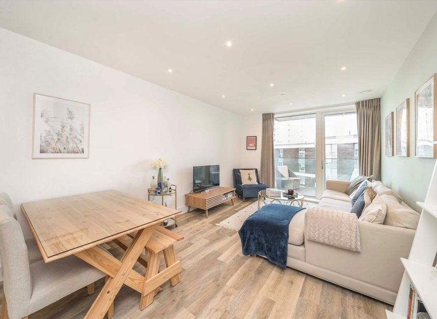 Flat Bridges Court in Greater London