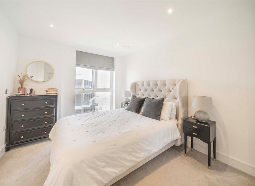 Flat Bridges Court in Greater London