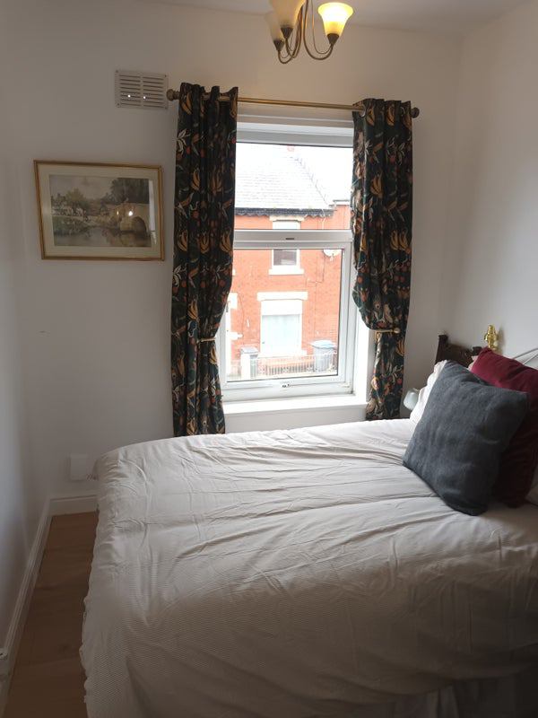 Room Cunliffe Road in Blackpool