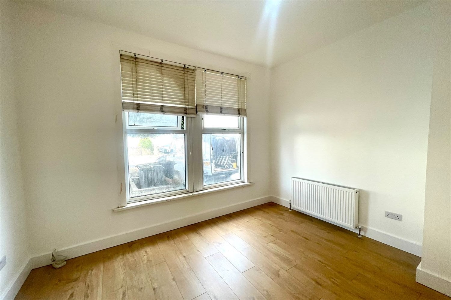Flat Balfour Road in Greater London