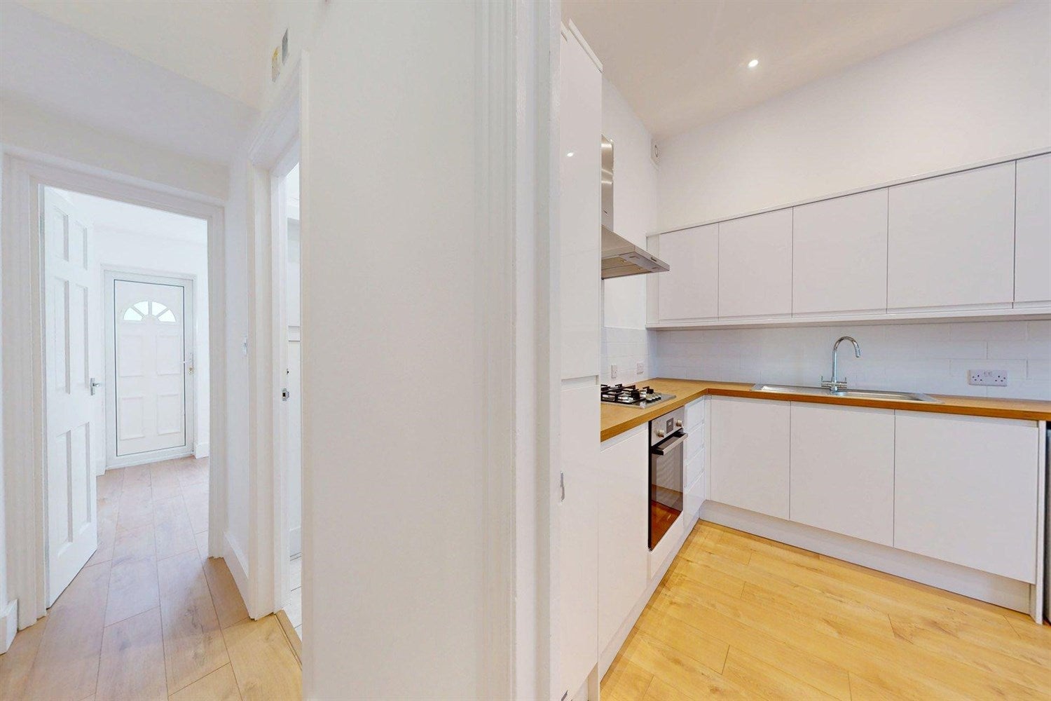 Flat Balfour Road in Greater London