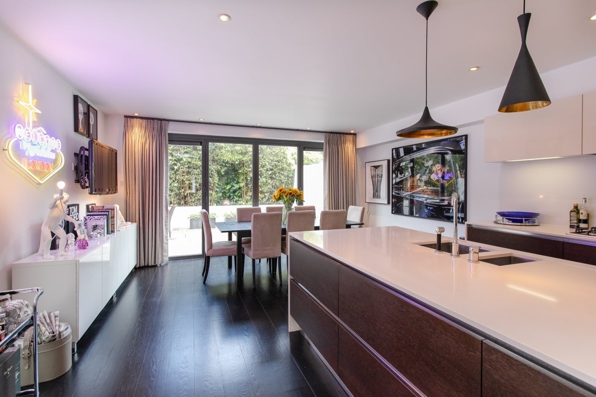 House Cautley Avenue in Greater London