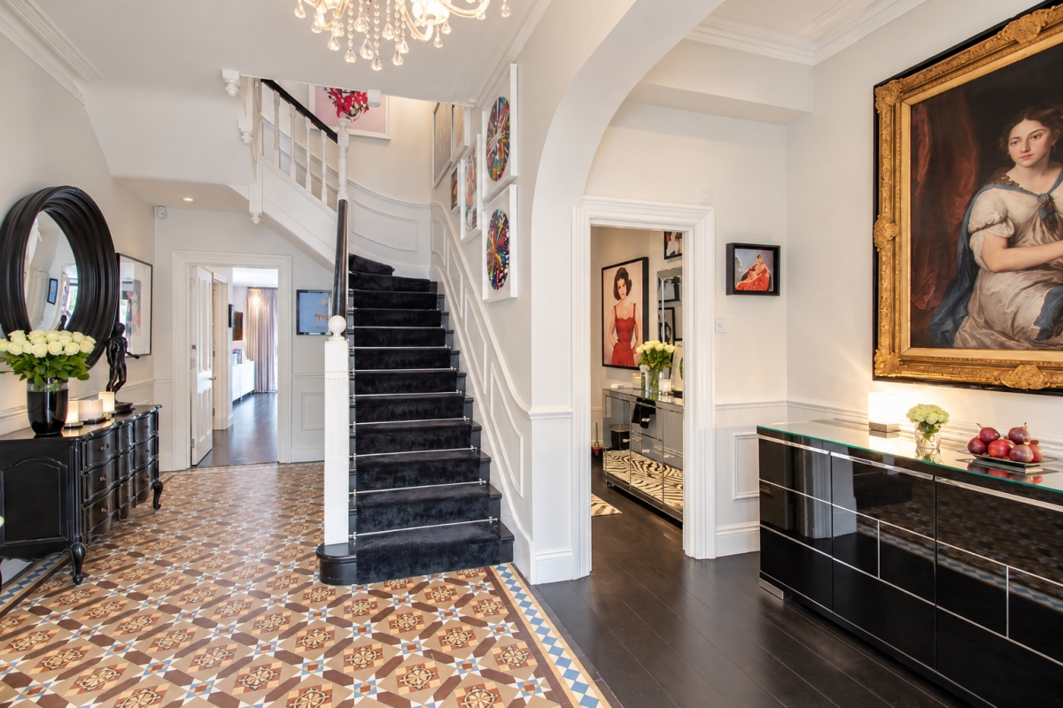 House Cautley Avenue in Greater London