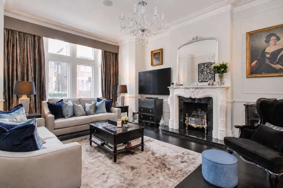 House Cautley Avenue in Greater London