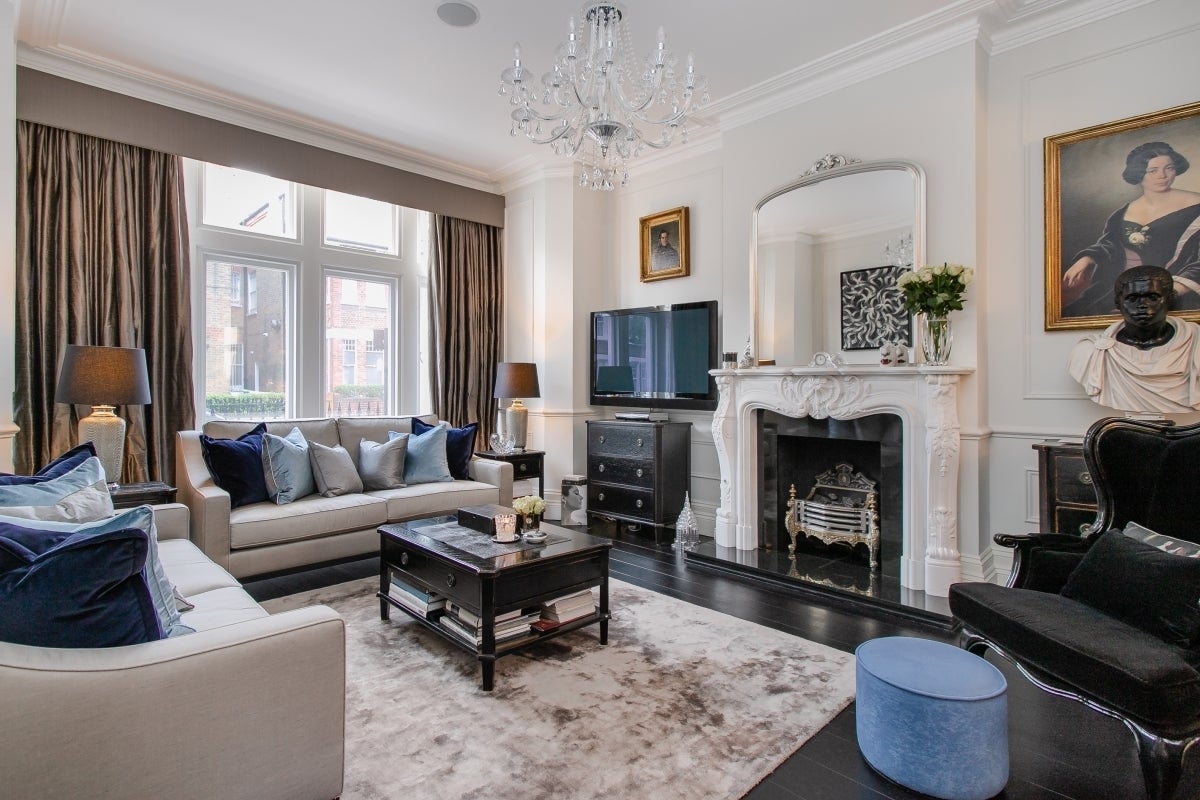 House Cautley Avenue in Greater London