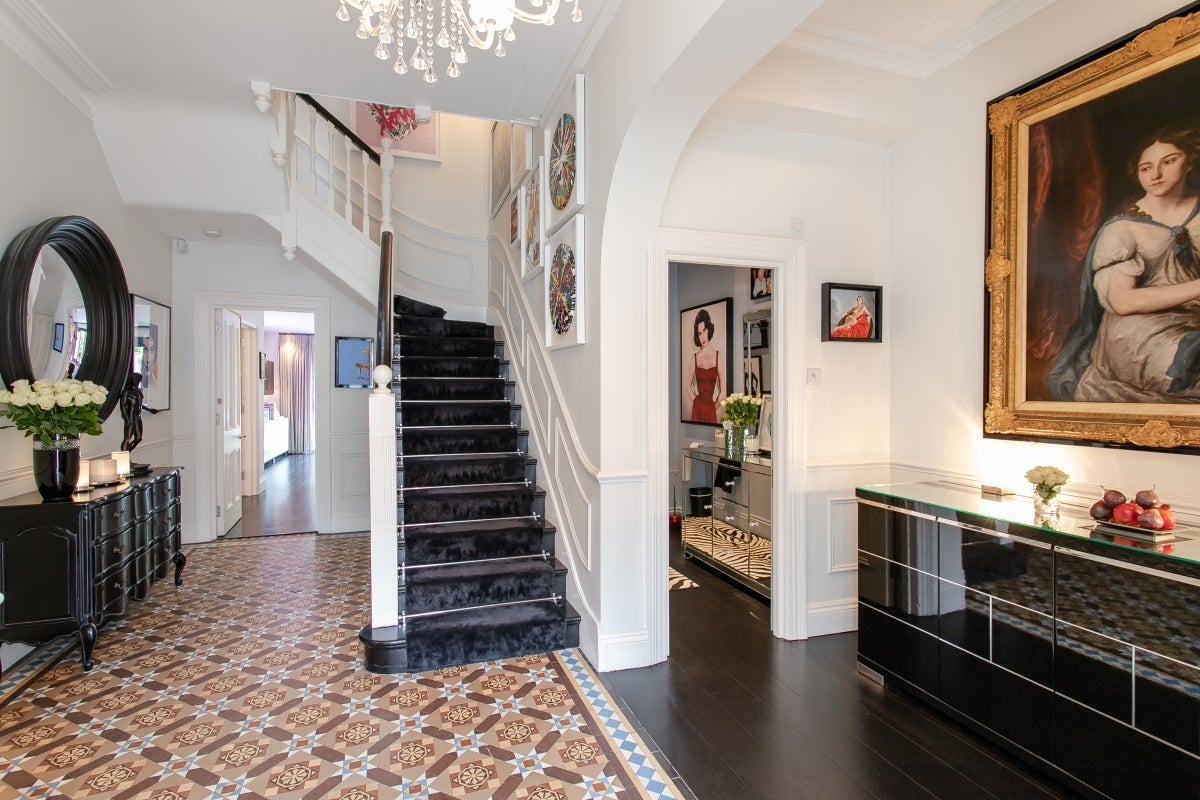 House Cautley Avenue in Greater London