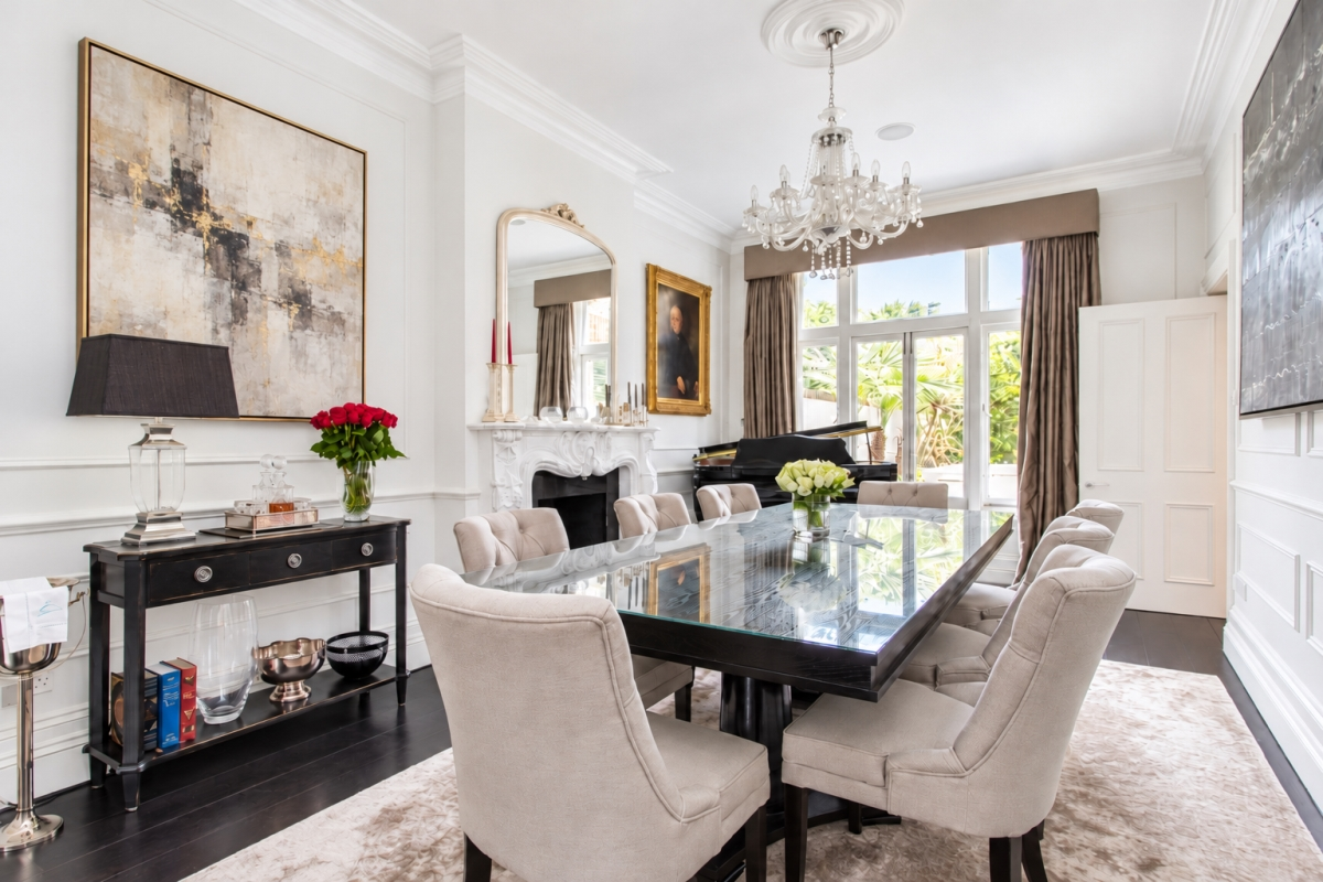 House Cautley Avenue in Greater London