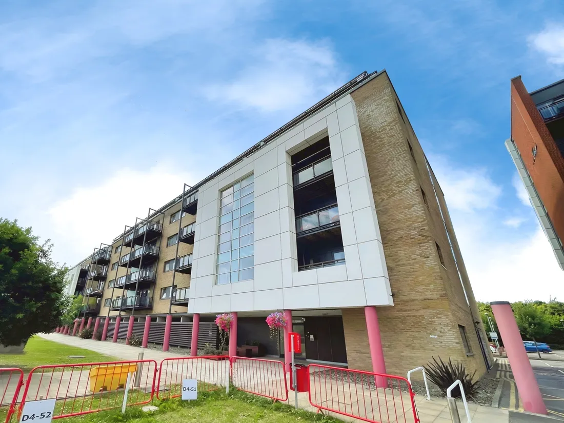 Flat Butetown Link in Cardiff