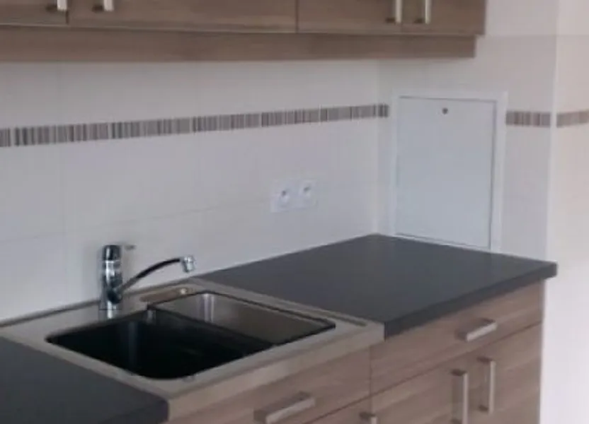 Flat Place Yvonne et Jeannine Trihoreau in Saint-Michel-sur-Orge