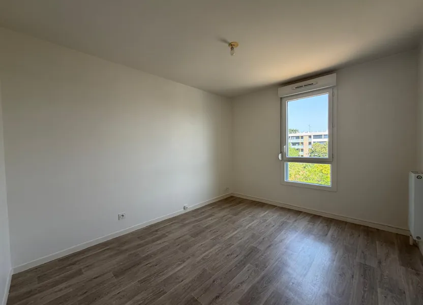 Appartement Place Yvonne et Jeannine Trihoreau à Saint-Michel-sur-Orge