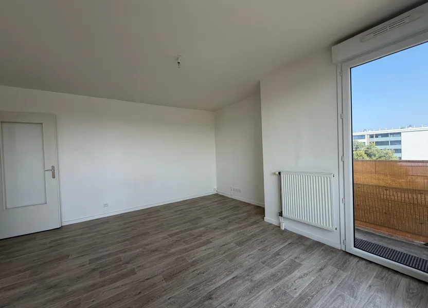 Appartement Place Yvonne et Jeannine Trihoreau à Saint-Michel-sur-Orge