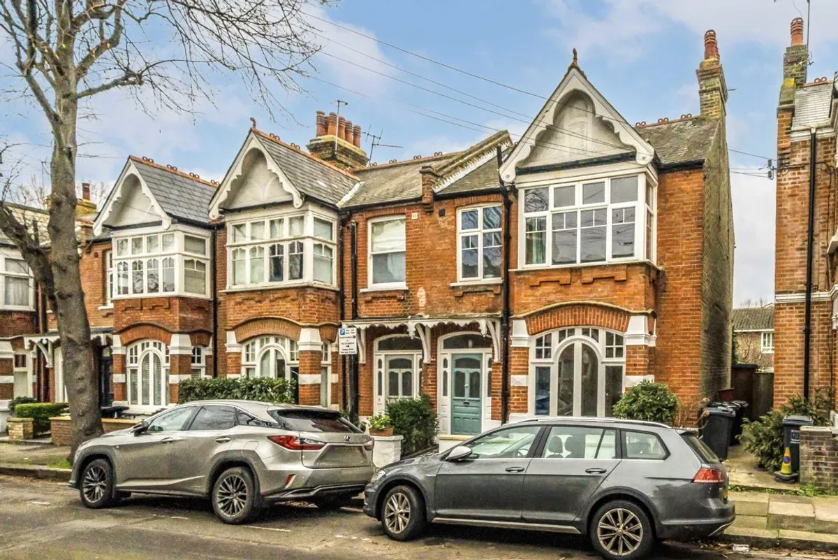 House Cleveland Avenue in Greater London