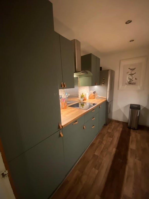 Room Walmer Crescent in Glasgow