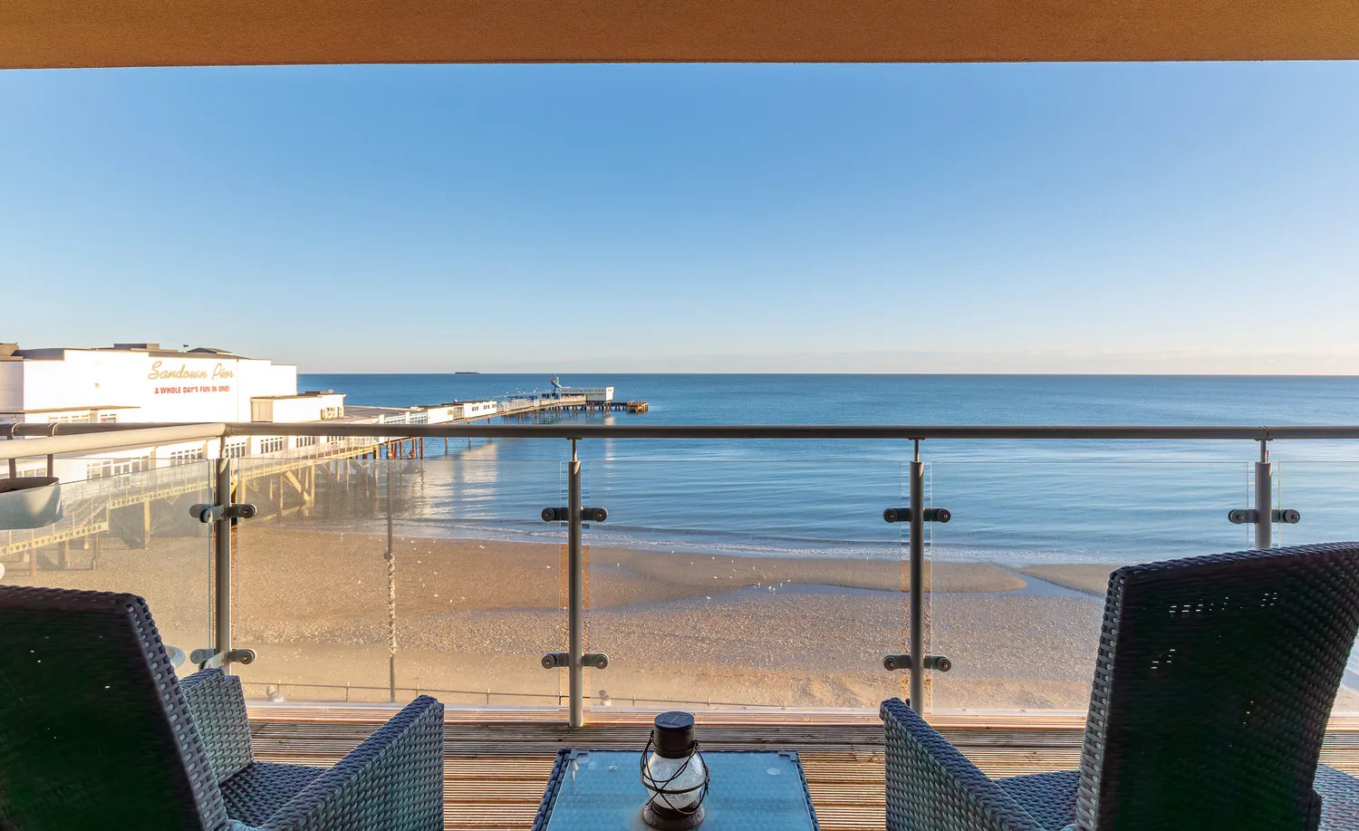 Flat Esplanade in Sandown