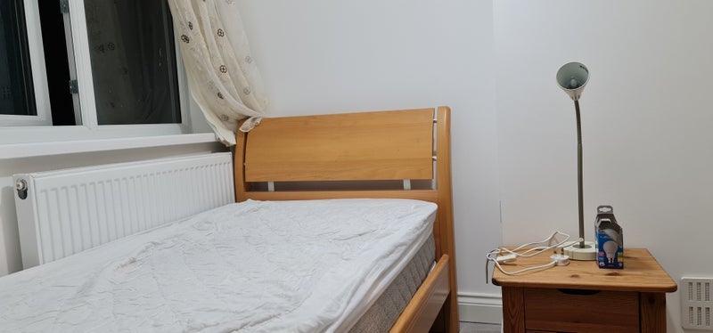 Room Park Lane in Greater London