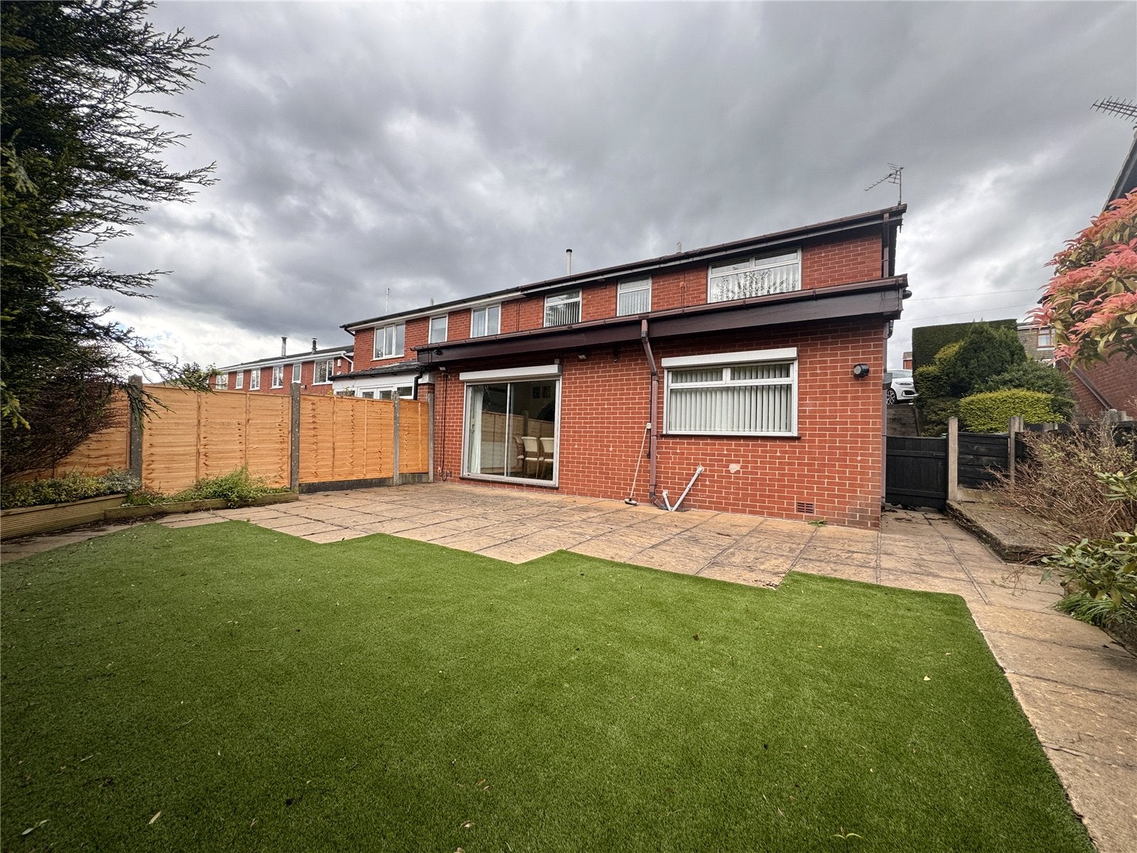 House Denbydale Way in Royton