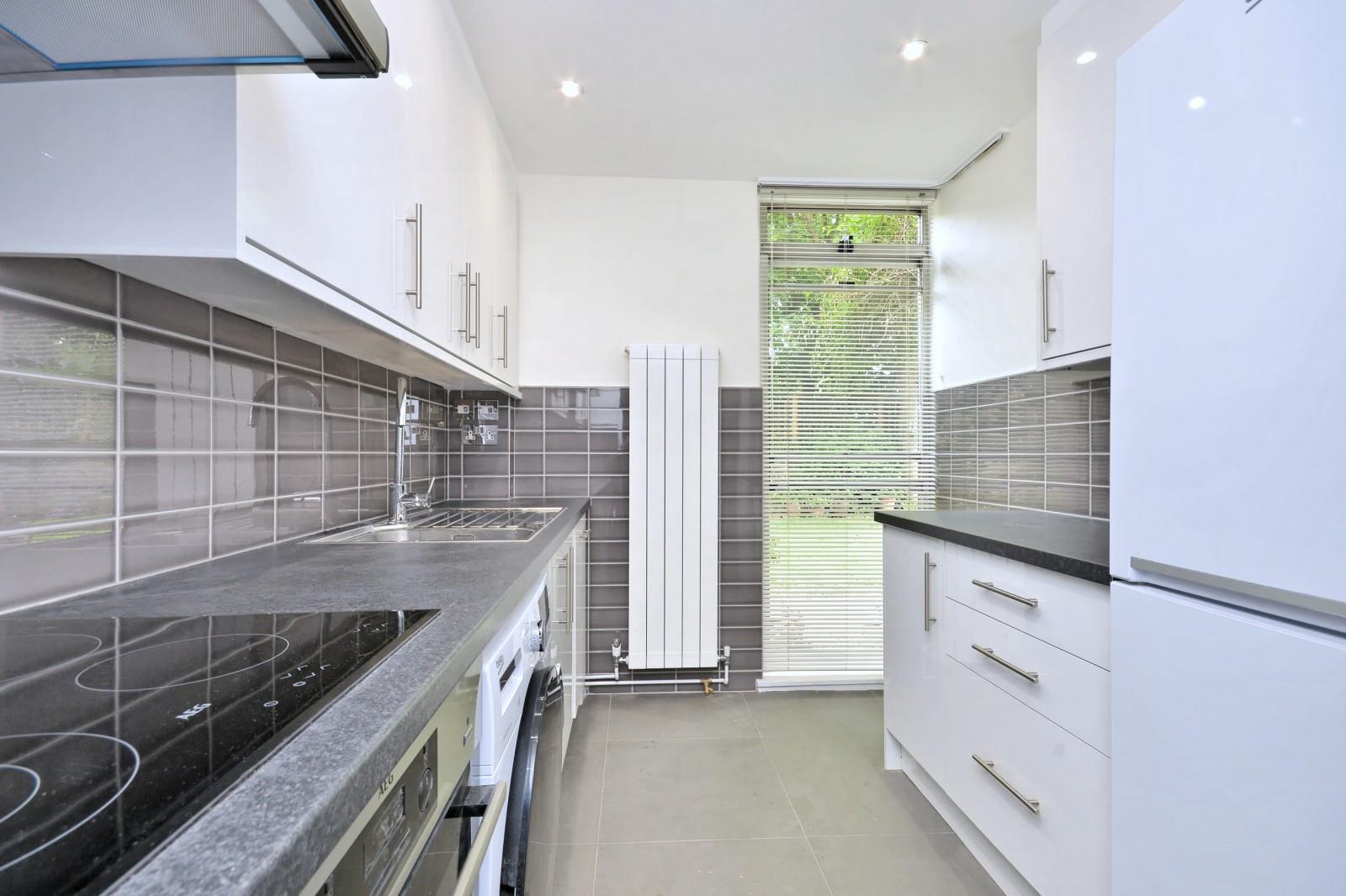 Flat Wellesley Road in Greater London