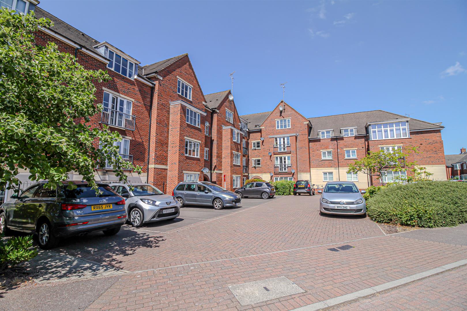 Flat Edison Way in Gedling