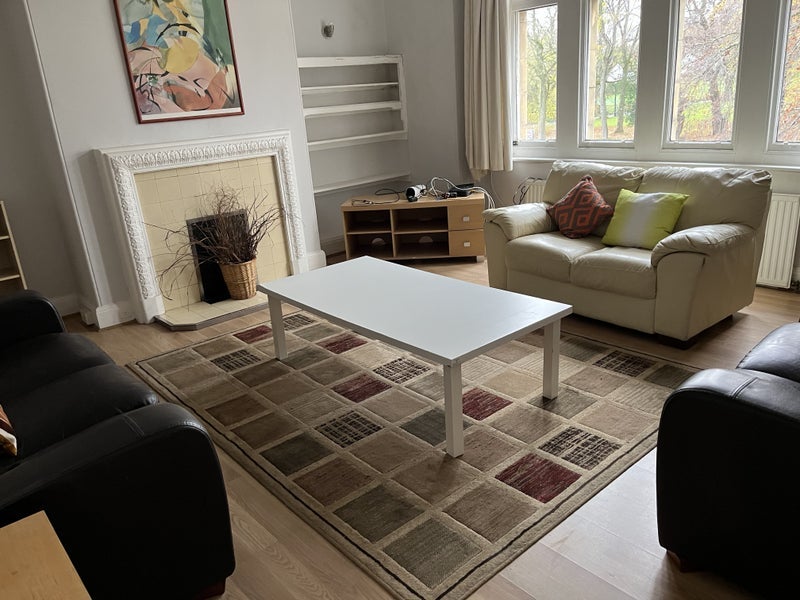Room Otley Road in Leeds